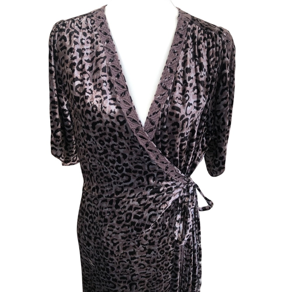 JOHNNY WAS Deep V-Neck Elegant Ombre Leopard Silk Velvet‎ Wrap Midi Dress M $330 - Picture 3 of 16